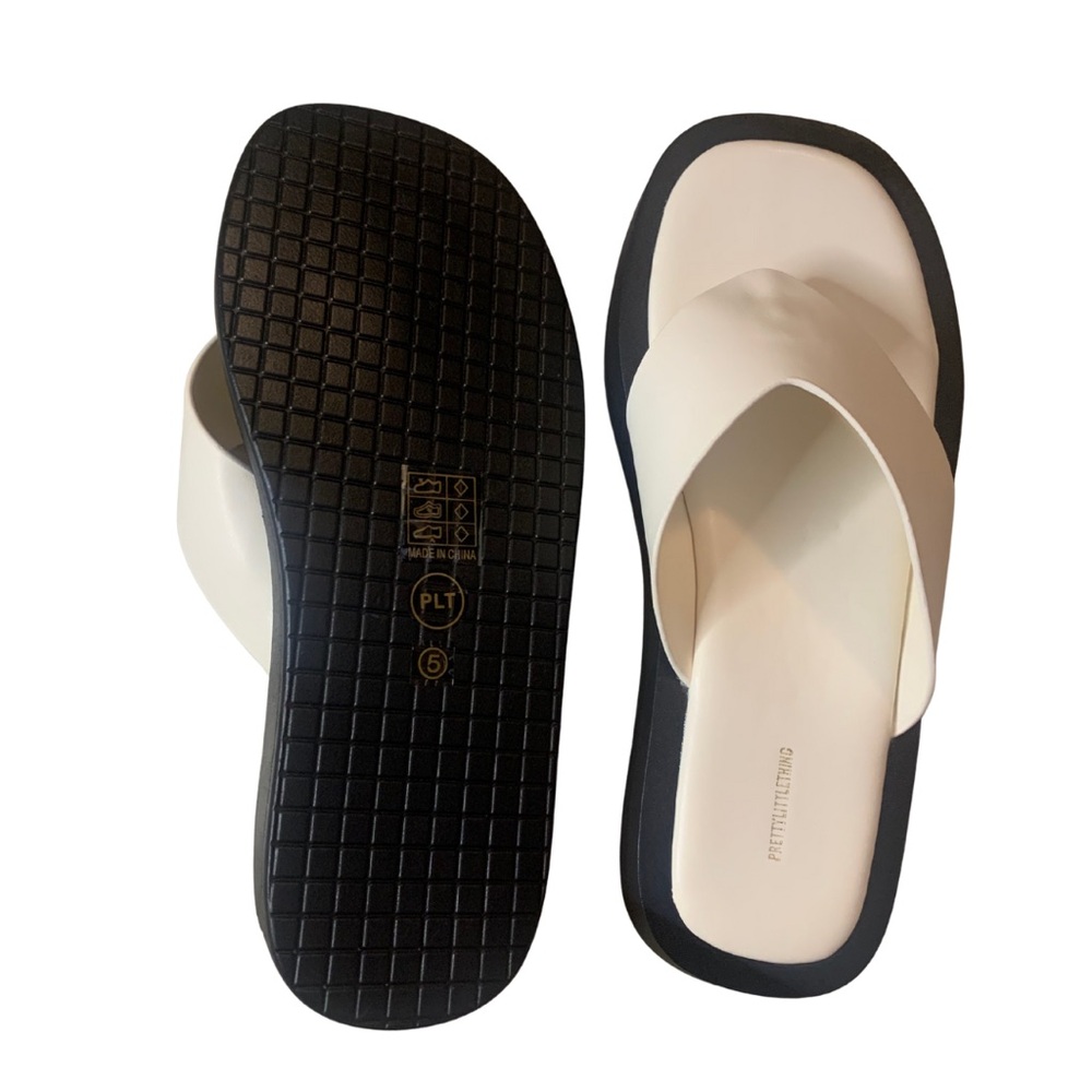 2/$30 PLT White Cream Faux Leather Slides Flip Flop Sandals 7 Beach Minimalist - Picture 6 of 7